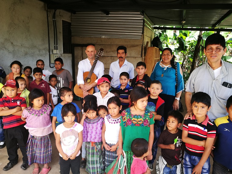 Guatemala Convivio Musical con i Maya a El Bosque Guatemala Convivio Musical con i Maya a El Bosque